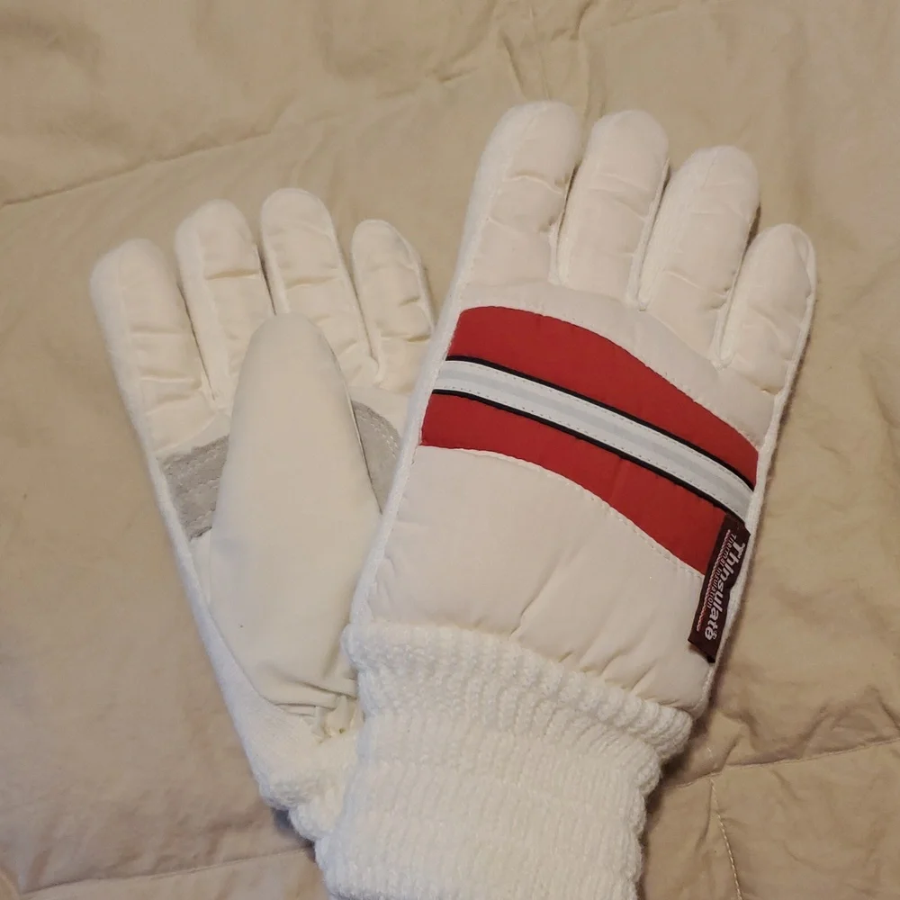 3M Thinsulate Red and White Gloves Unisex